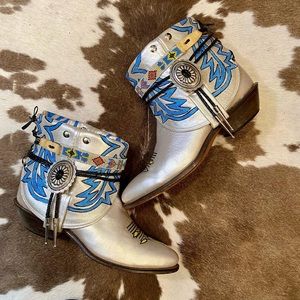 Handcrafted and Hand Painted White Cowgirl ankle Booties woman’s size 8 M